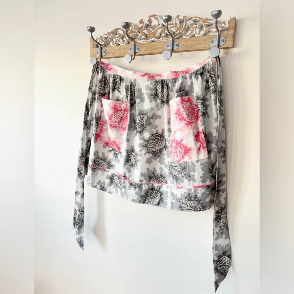 Vintage Handmade Apron Pink Gray Leaf Tie Back